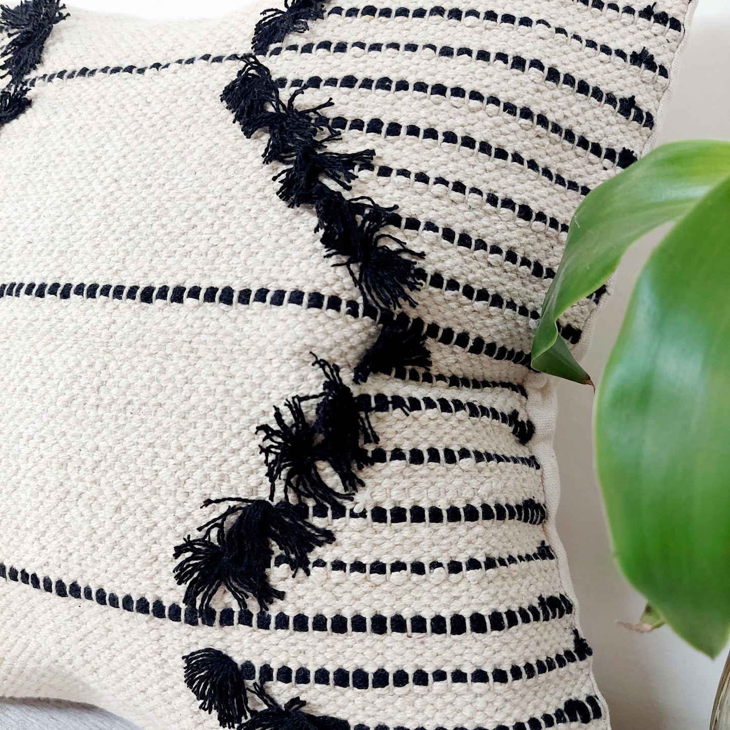 Zigzag Handwoven Black And White Tufted Boho Cushion Cover