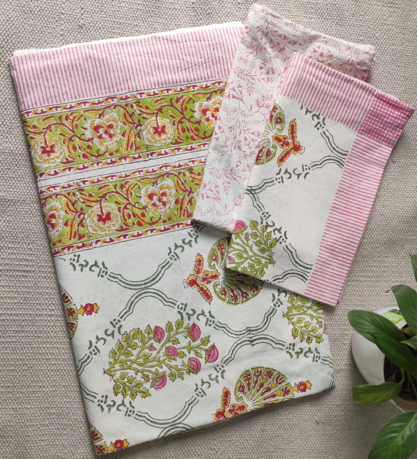 White Hand Block Printed Cotton Bedsheet – Yellow & Pink Floral Motifs with Border + Pillow Covers (100×108″)