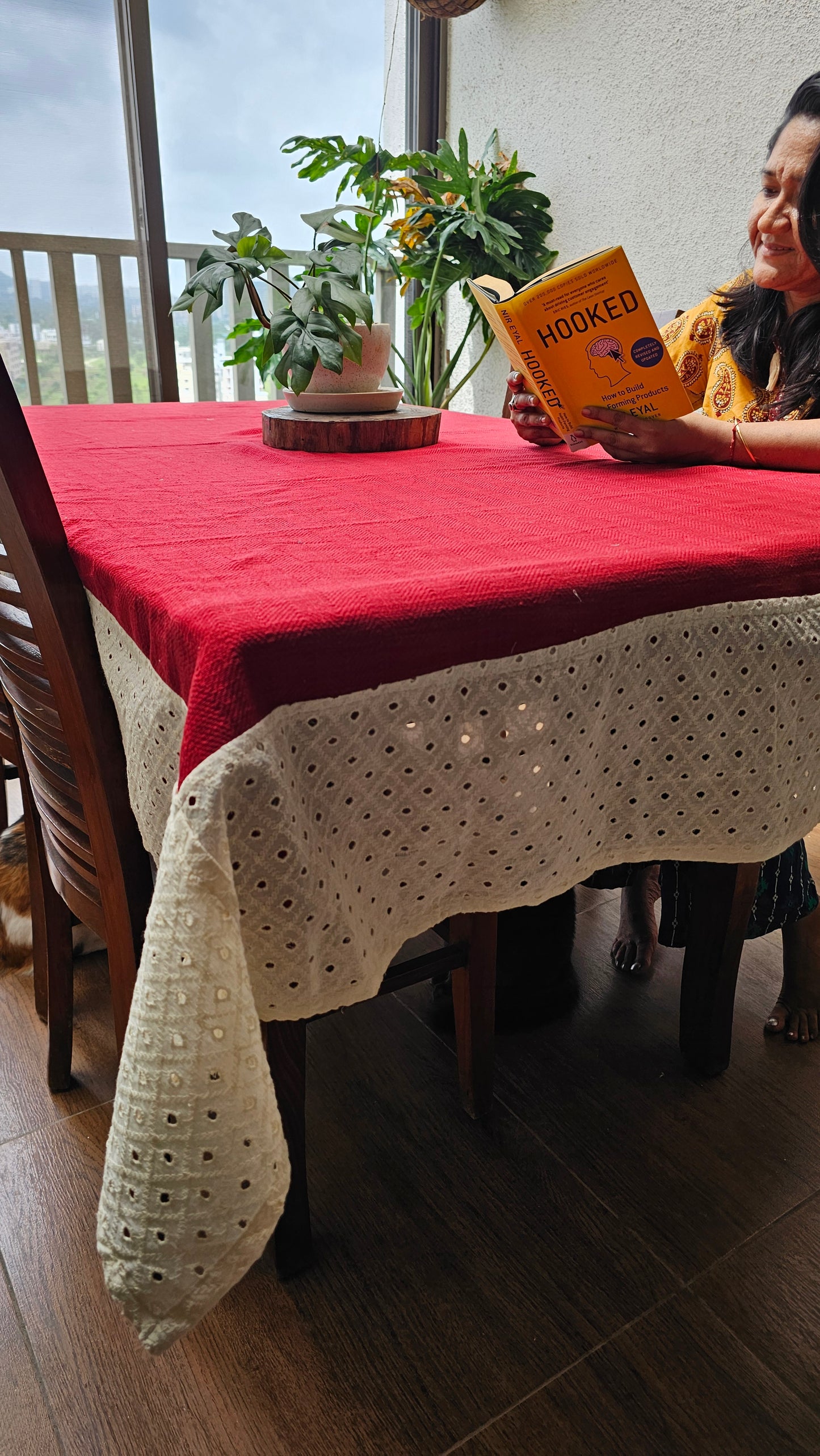 handloom cotton tablecloth with lace border