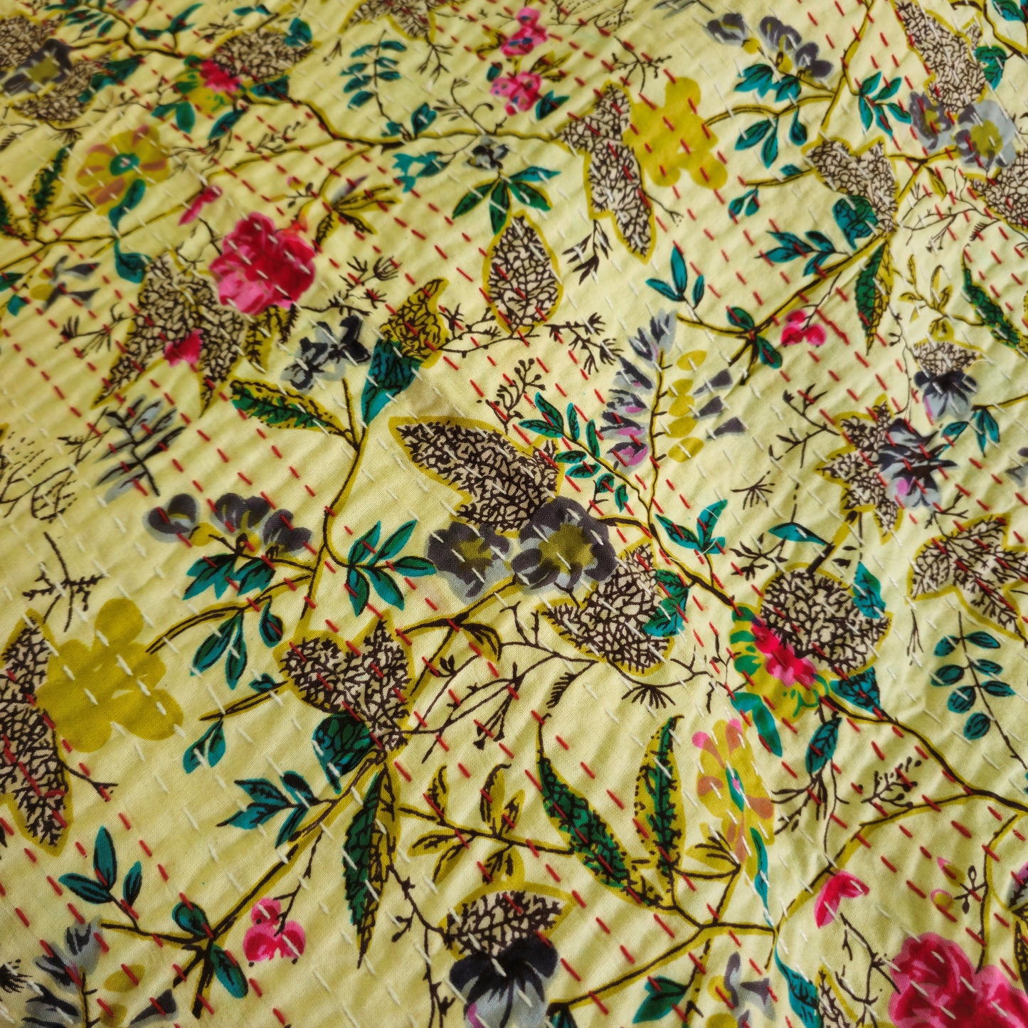 Beige Floral Cotton Table Cover – Elegant Handcrafted Kantha Work