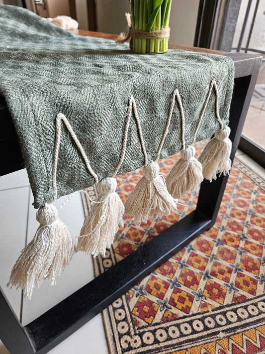 thread work table decor