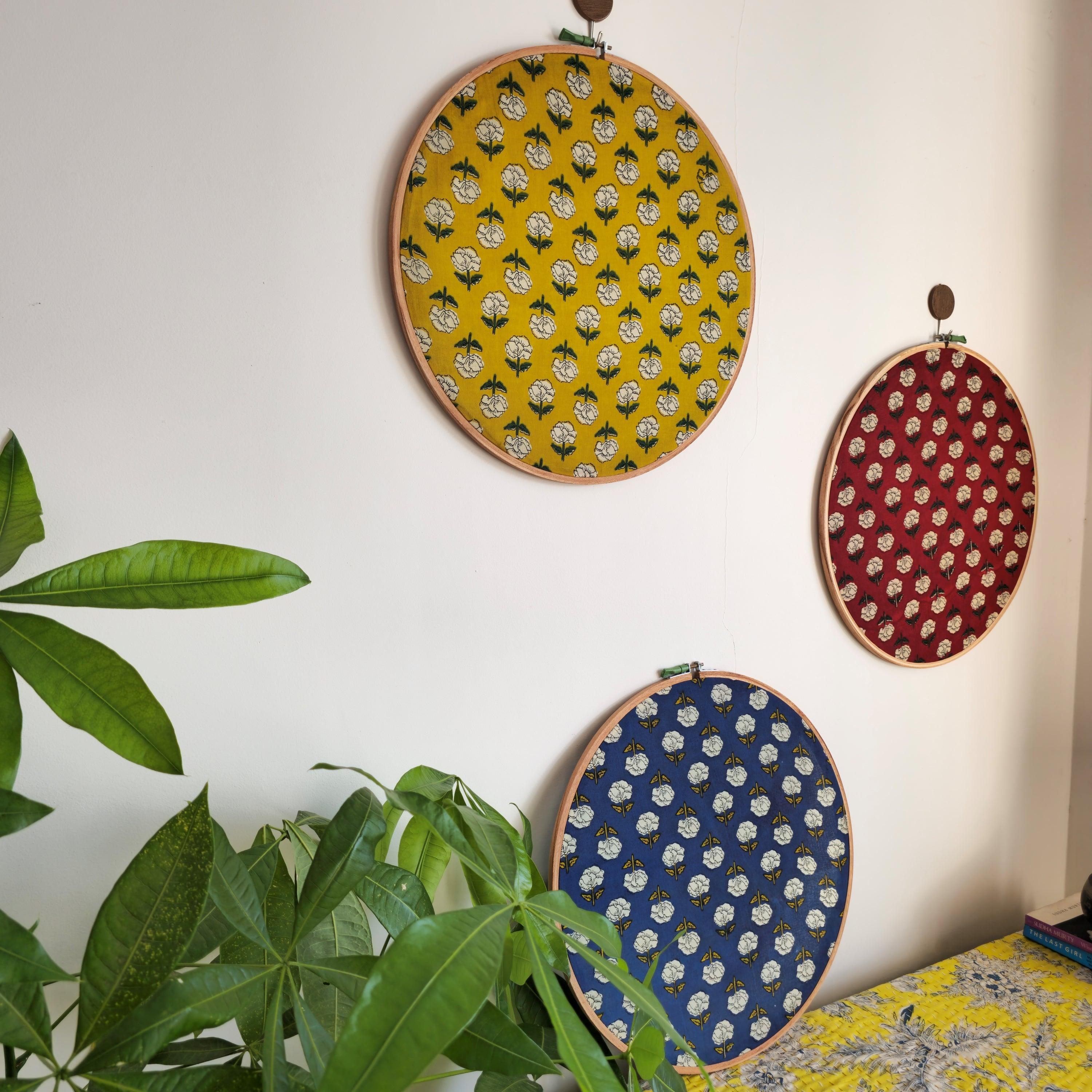 Blue Embroidery Hoop with White & Yellow Flower Motifs – Upcycled Cotton Fabric | Multiple Sizes