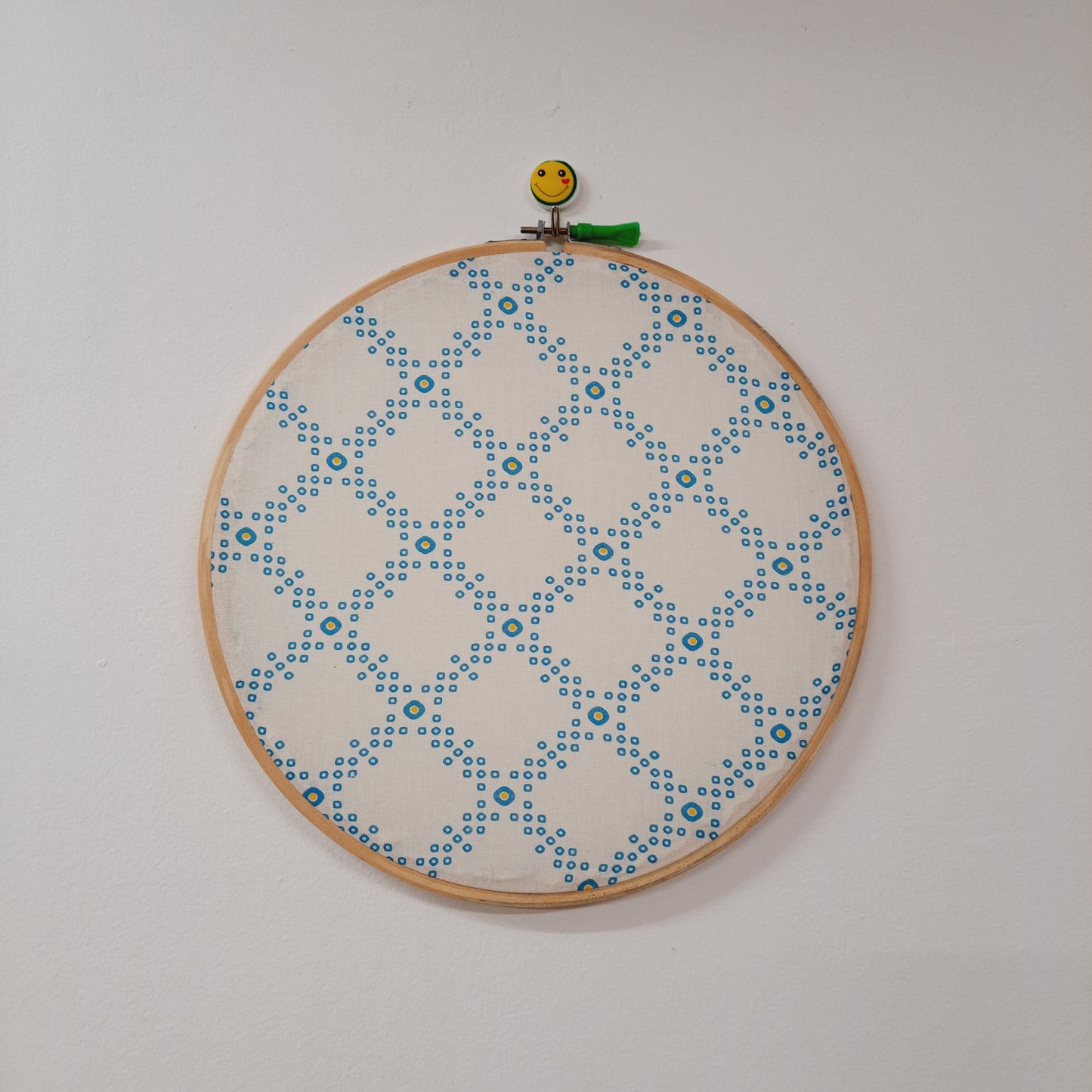 White & Teal Bandhani Embroidery Hoop – Upcycled Fabric with Wooden Ring | Multiple Sizes