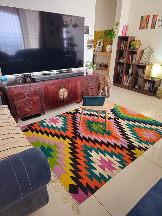 Multicolour Diamond Woollen Rug 6.7x5 ft – Geometric & Handcrafted | Varsaca