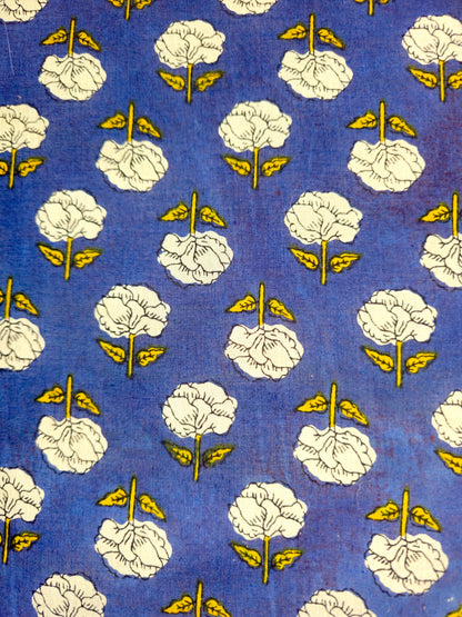 Blue Embroidery Hoop with White & Yellow Flower Motifs – Upcycled Cotton Fabric | Multiple Sizes