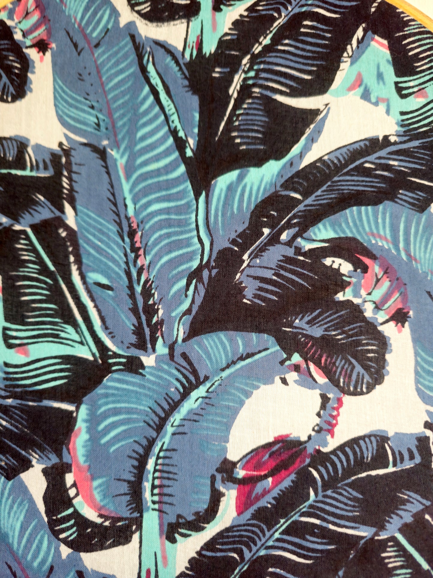 Black and Blue Banana Leaf Varsaca