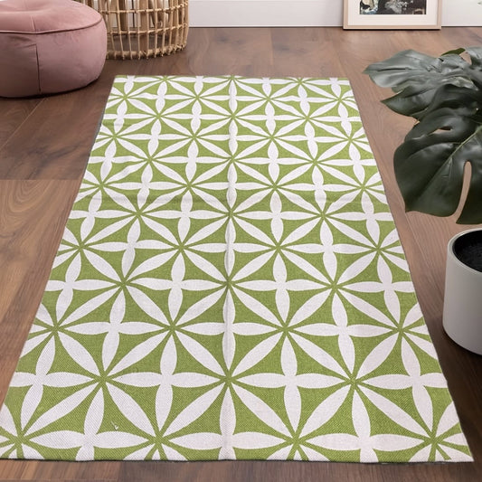 6x3.2 feet Green and White Geometric Cotton Rug – Modern & Cozy Floor Carpet