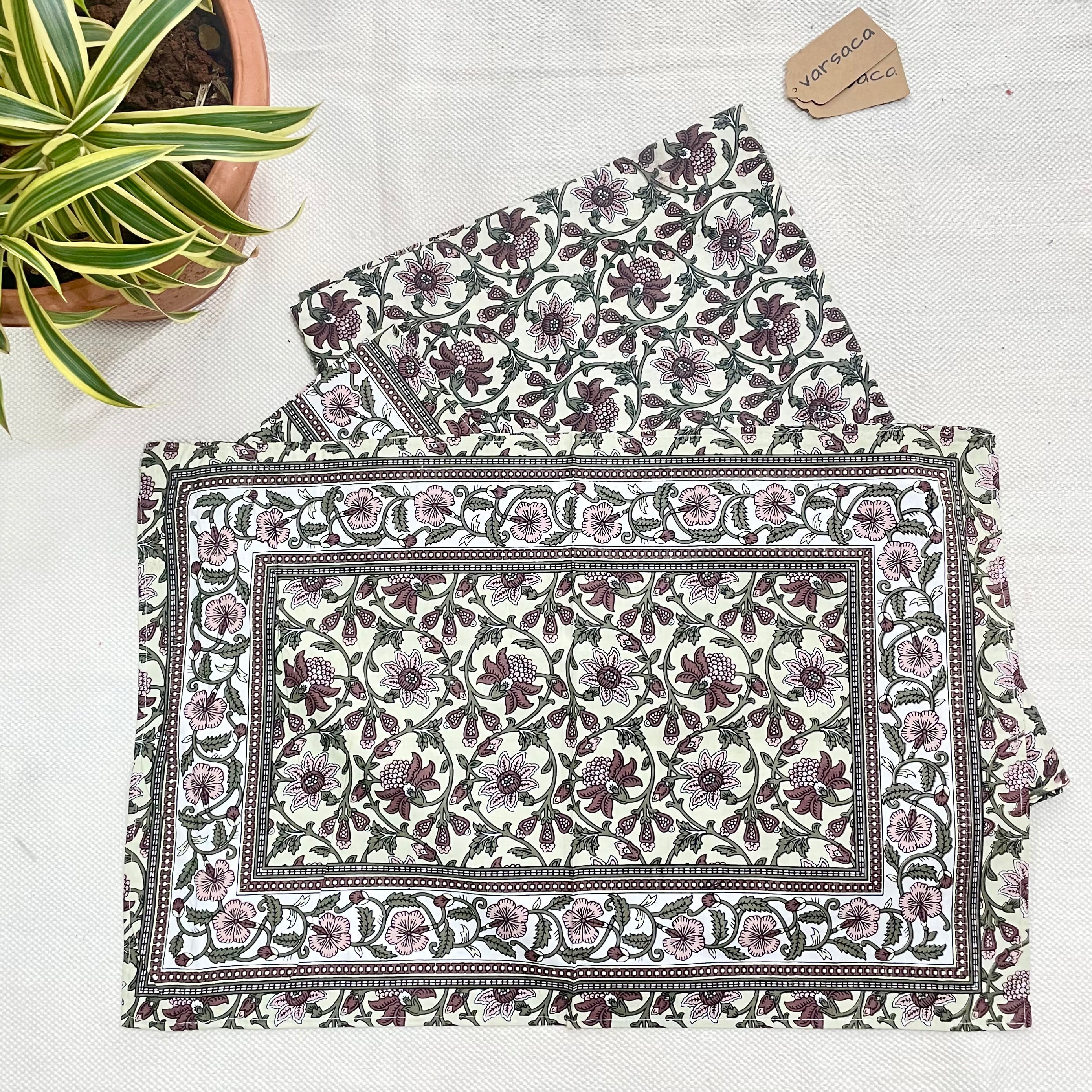 Magenta-Pink Color Floral Printed King Size Bedsheet With Printed Border