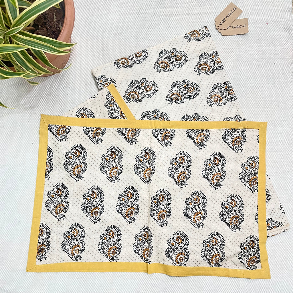 Yellow-White Geometric Print King Size Bedsheet With Yellow Color Border