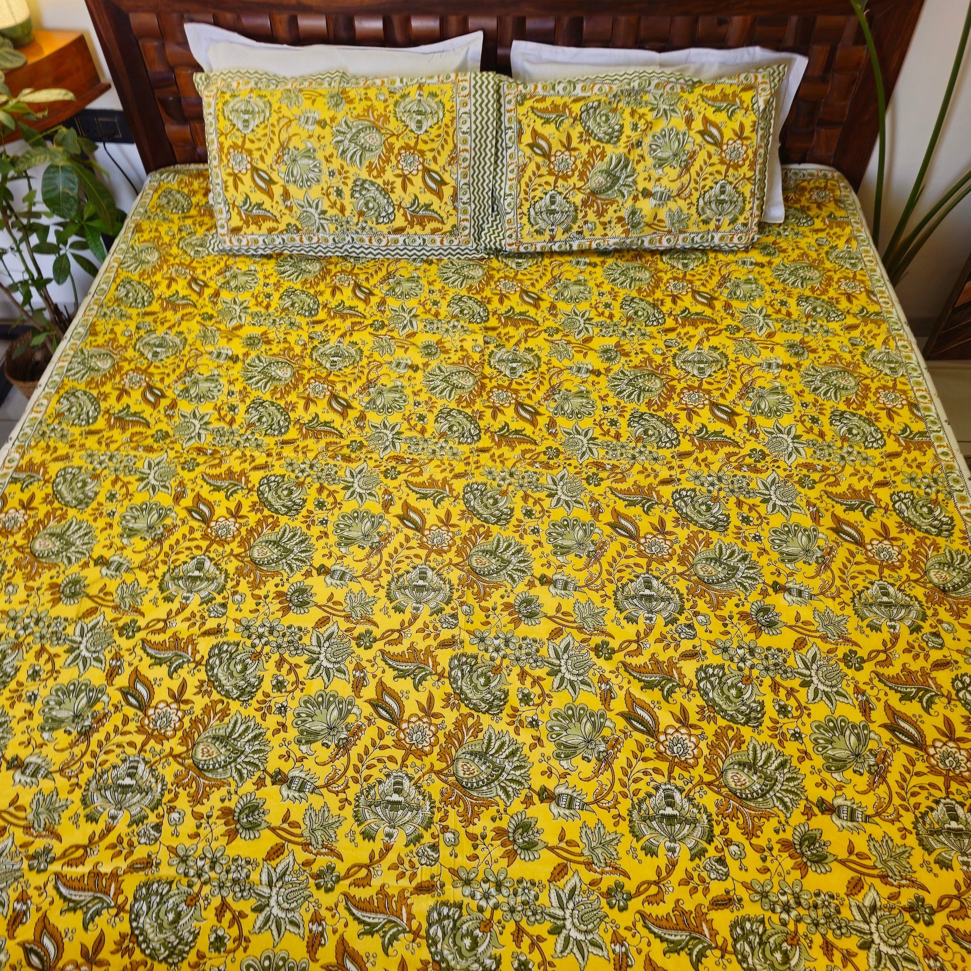 Pure Cotton White And Yellow Floral King Size Bed Sheet