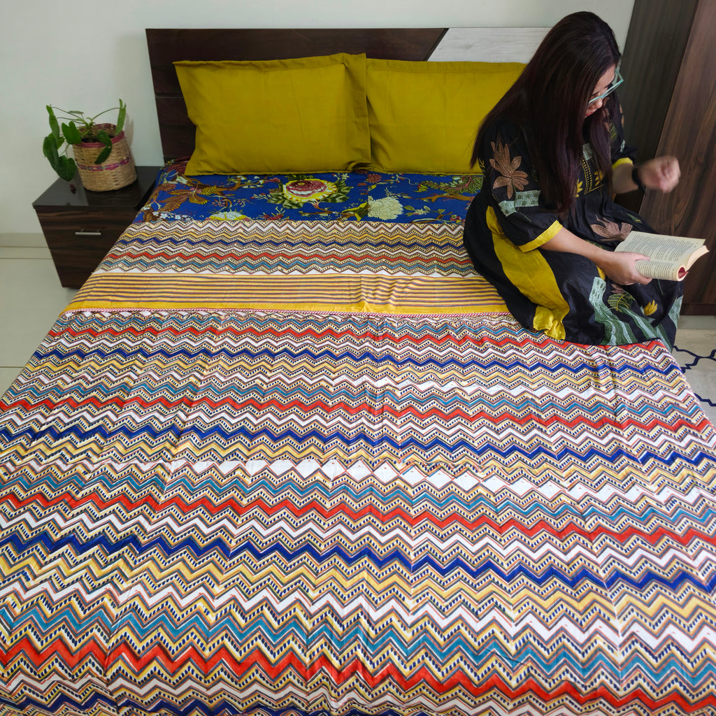 Multicolour Abstract Print Pure Cotton Reversible Dohar King Size