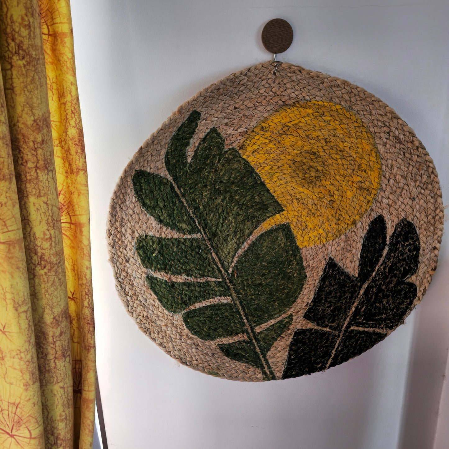 Hand-Painted Banana Leaves Round Jute Mat – Multipurpose Wall Decor & Table Mat