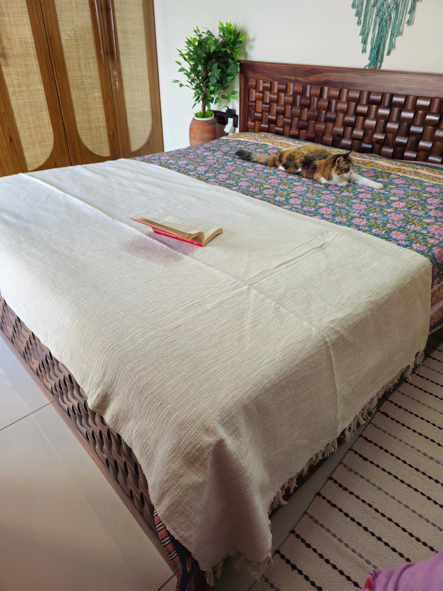 textured Off-White Throw with Tassels