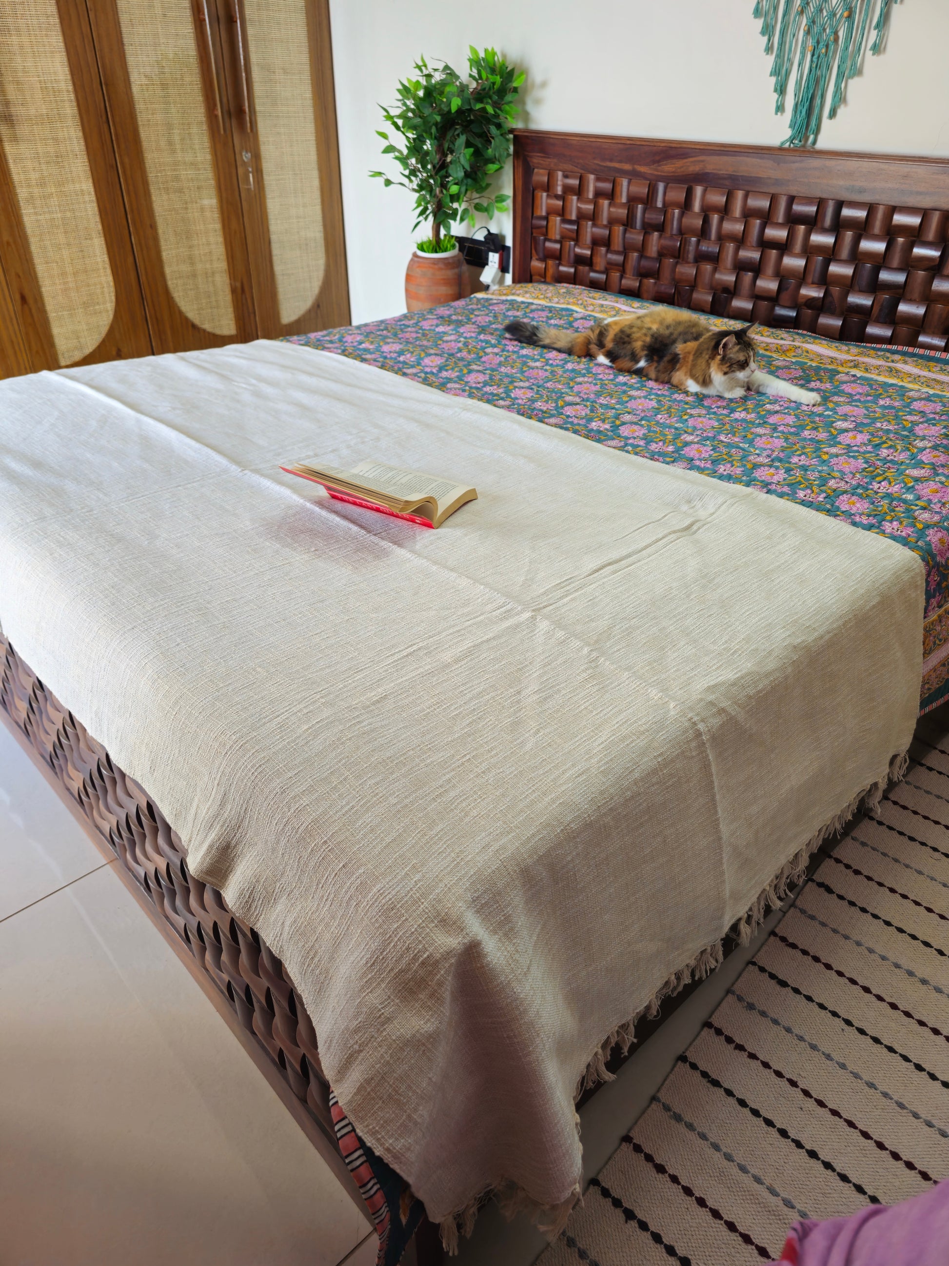 textured Off-White Throw with Tassels