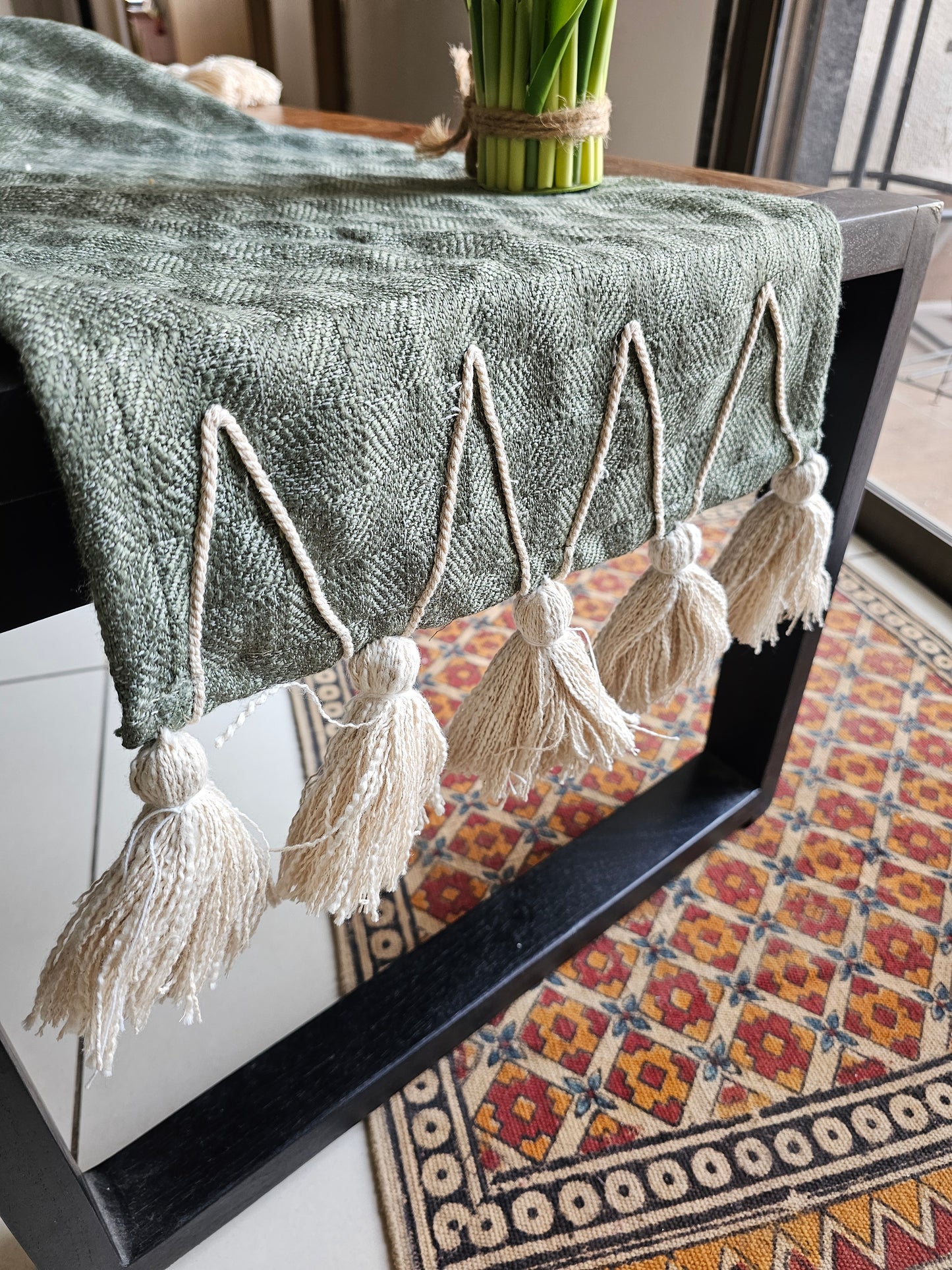 thread work table decor